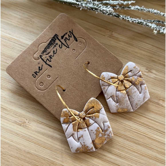 White & Gold Clay and Resin Christmas Gift/Present Hoop Earrings - Picture 5 of 9